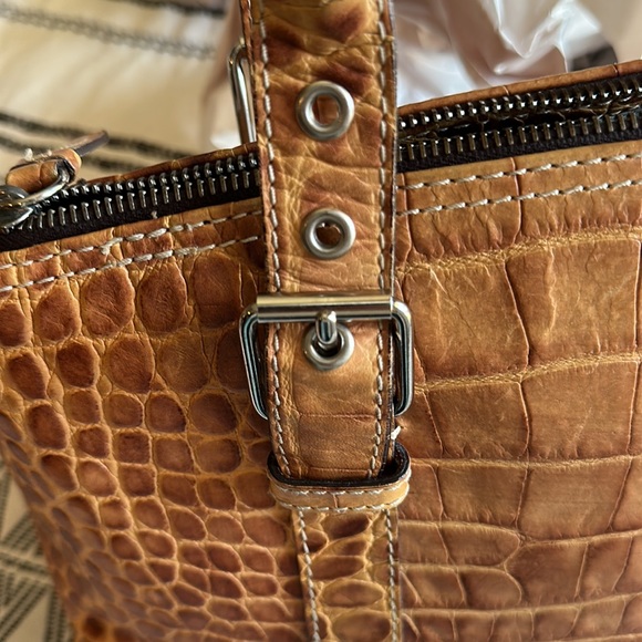 Dooney and Bourke Crocodile Embossed shoulder bag 🐊 - Picture 11 of 13